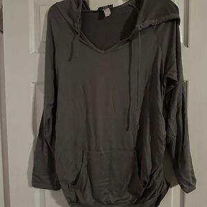 Hooded knit maternity shirt